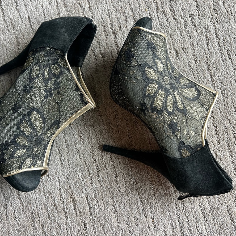 Elegant Black and Gold Lace Women's Heels